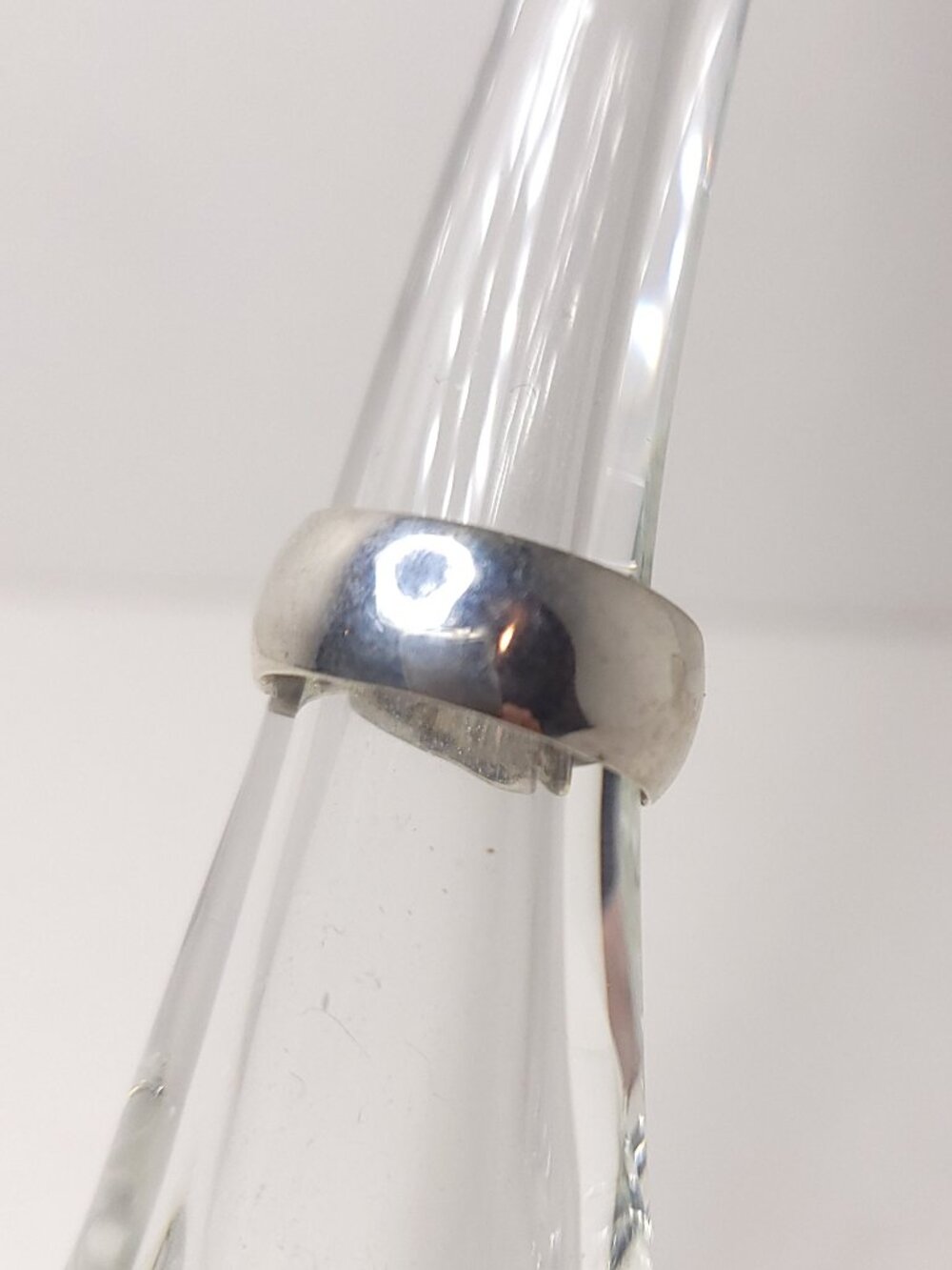 Simple Silver Band - Picture 3 of 4